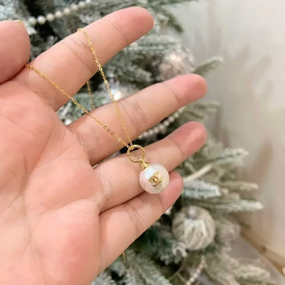 Chanel Pearl Pendant Necklace - Picture 2 of 3